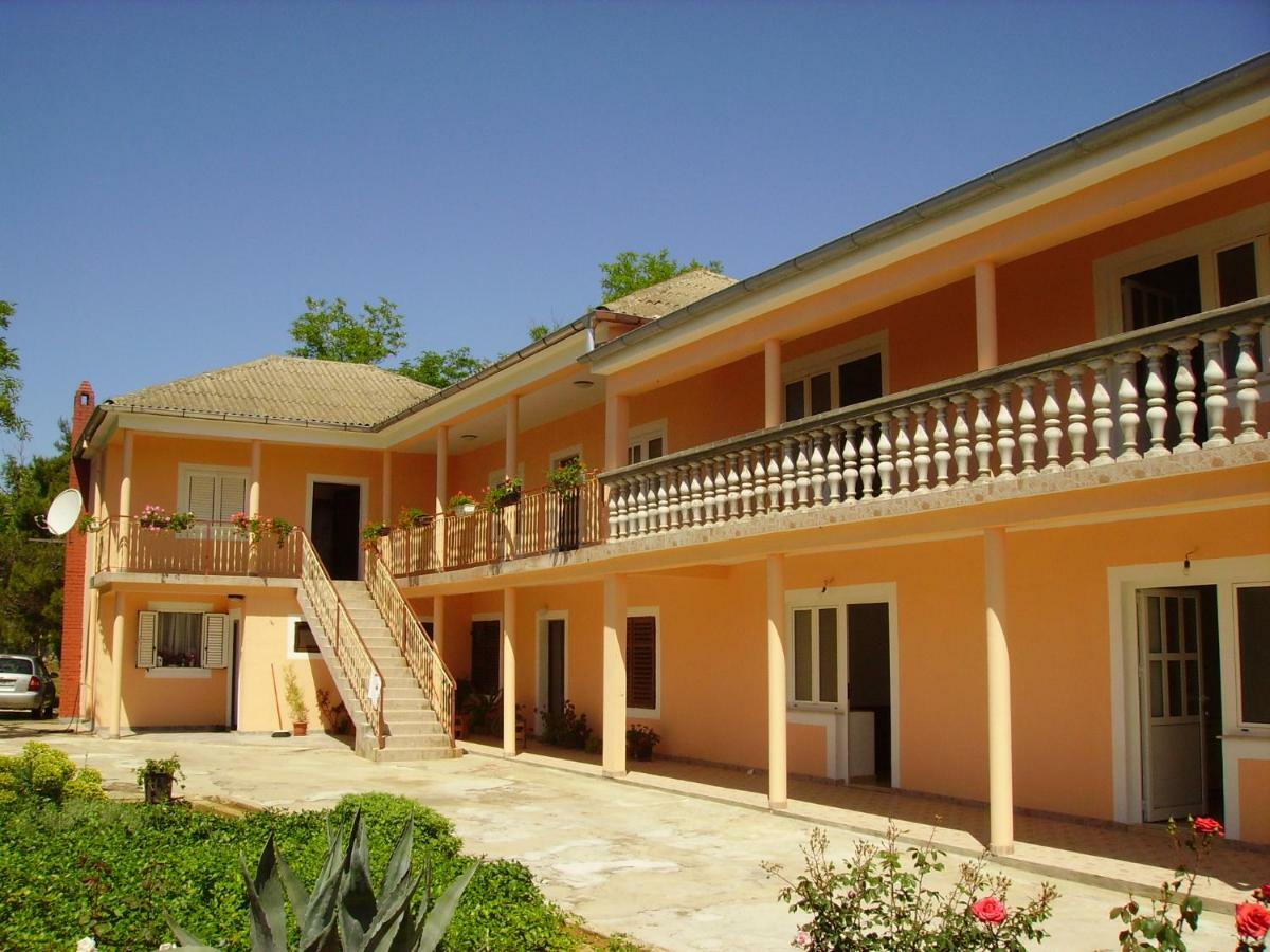 Apartments Anka Privlaka  Exterior foto